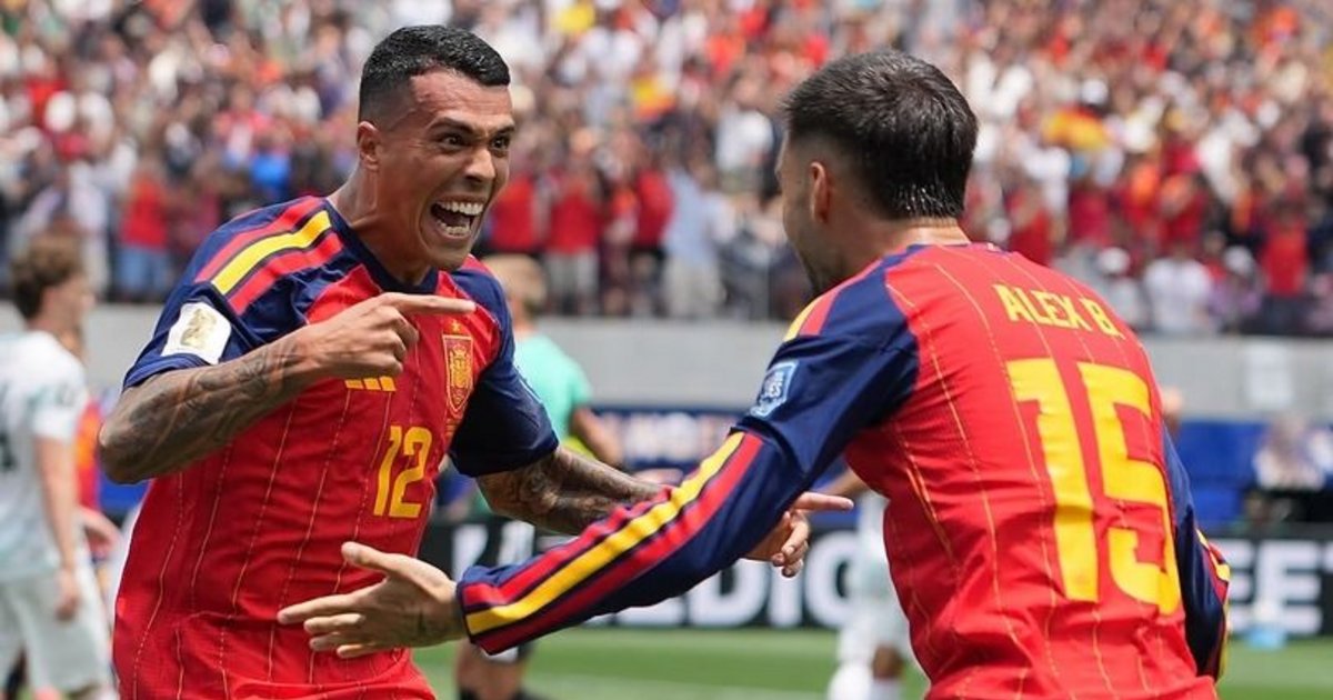España goleó a Austria y se metió en octavos de final