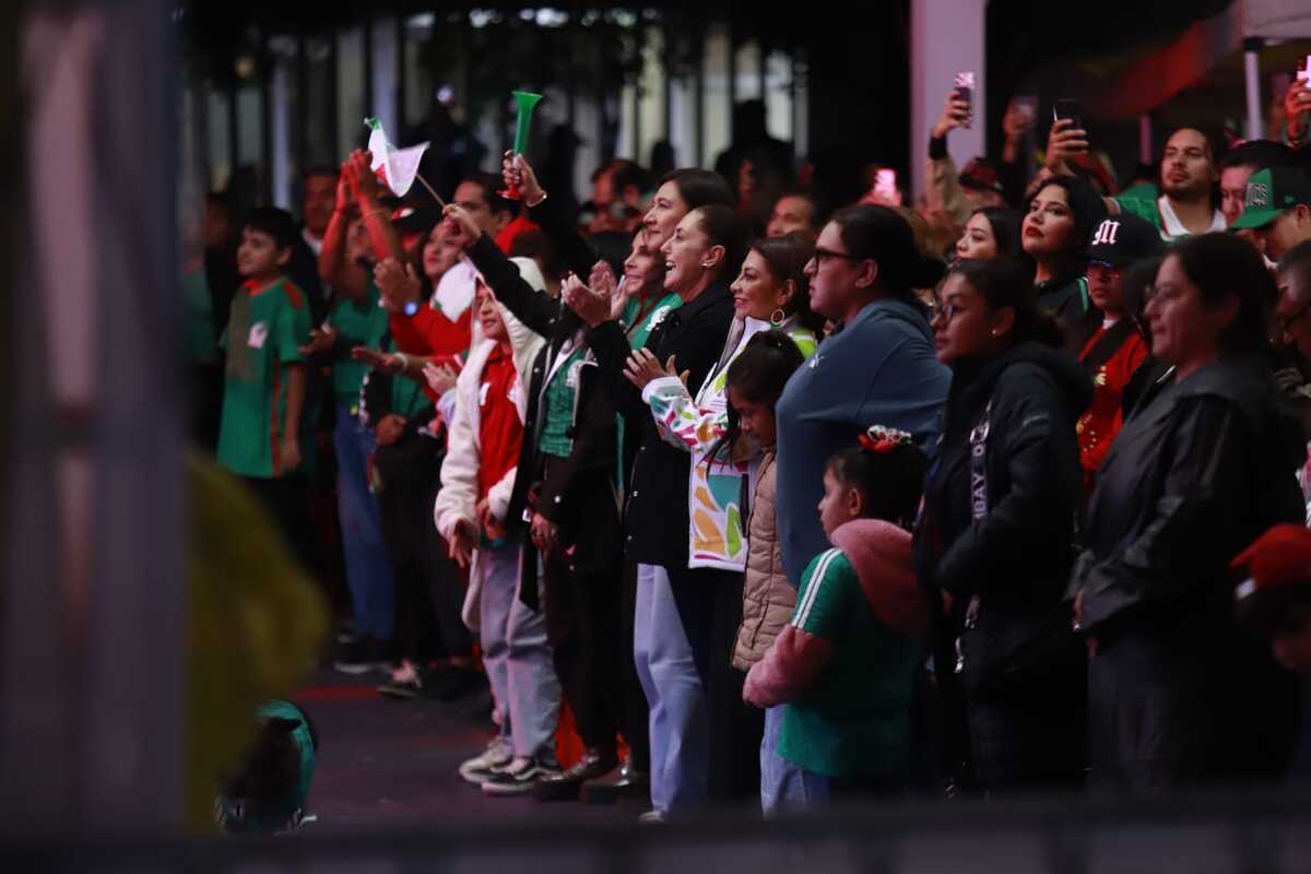 Sheinbaum sigue el México vs Inglaterra desde el Edomex