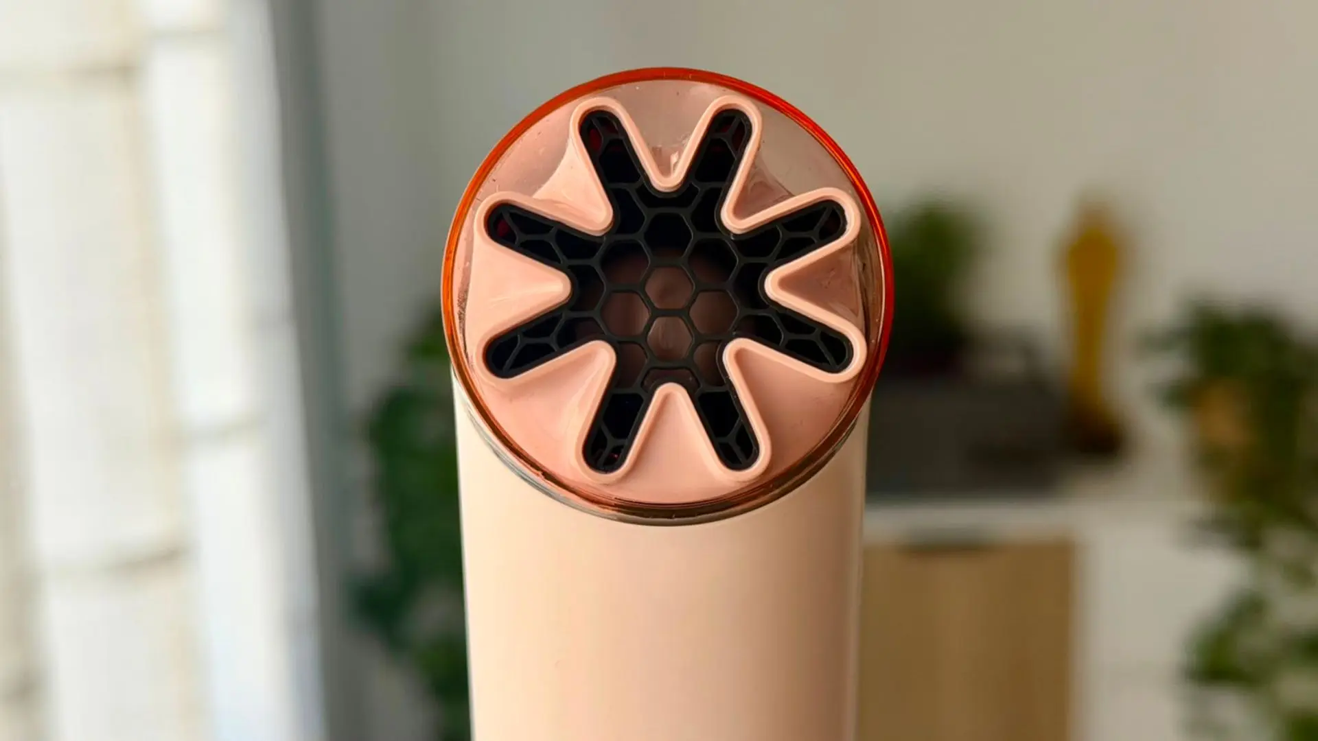 El dispositivo viral del verano es de Dyson: probamos HushJet Mini Cool para saber si merece sus 99 euros
