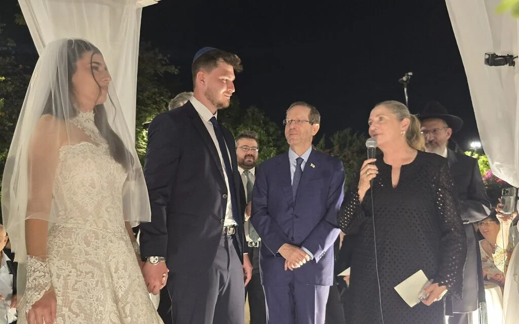 'Emotional': Ex-hostages Sasha Troufanov and Sapir Cohen are married