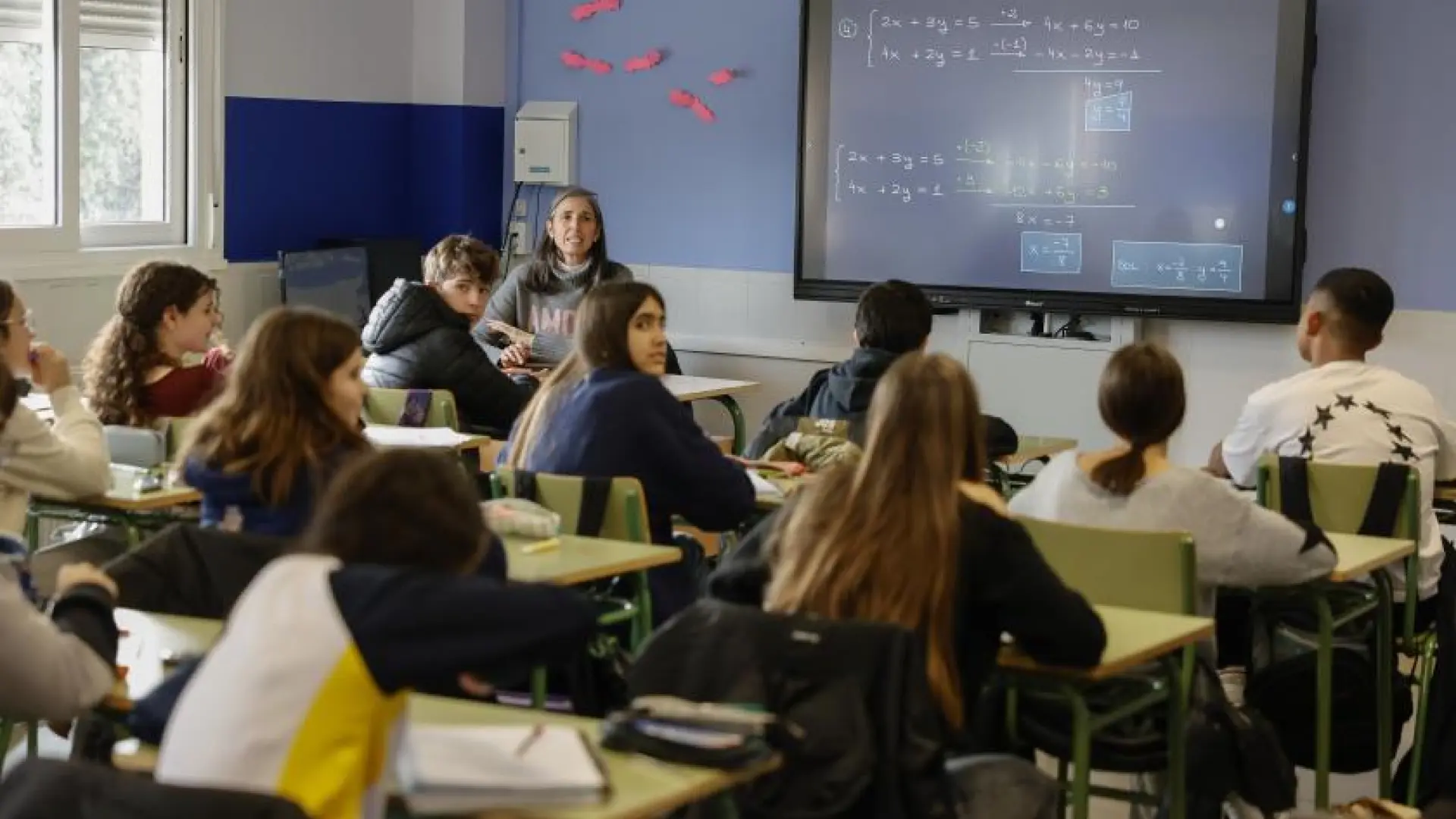 La Comunidad abre 330 plazas de catedrático en Secundaria para profesores con amplia carrera docente