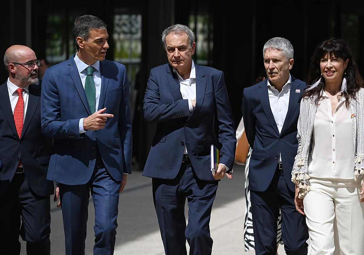 El silencio de Zapatero inquieta a Moncloa