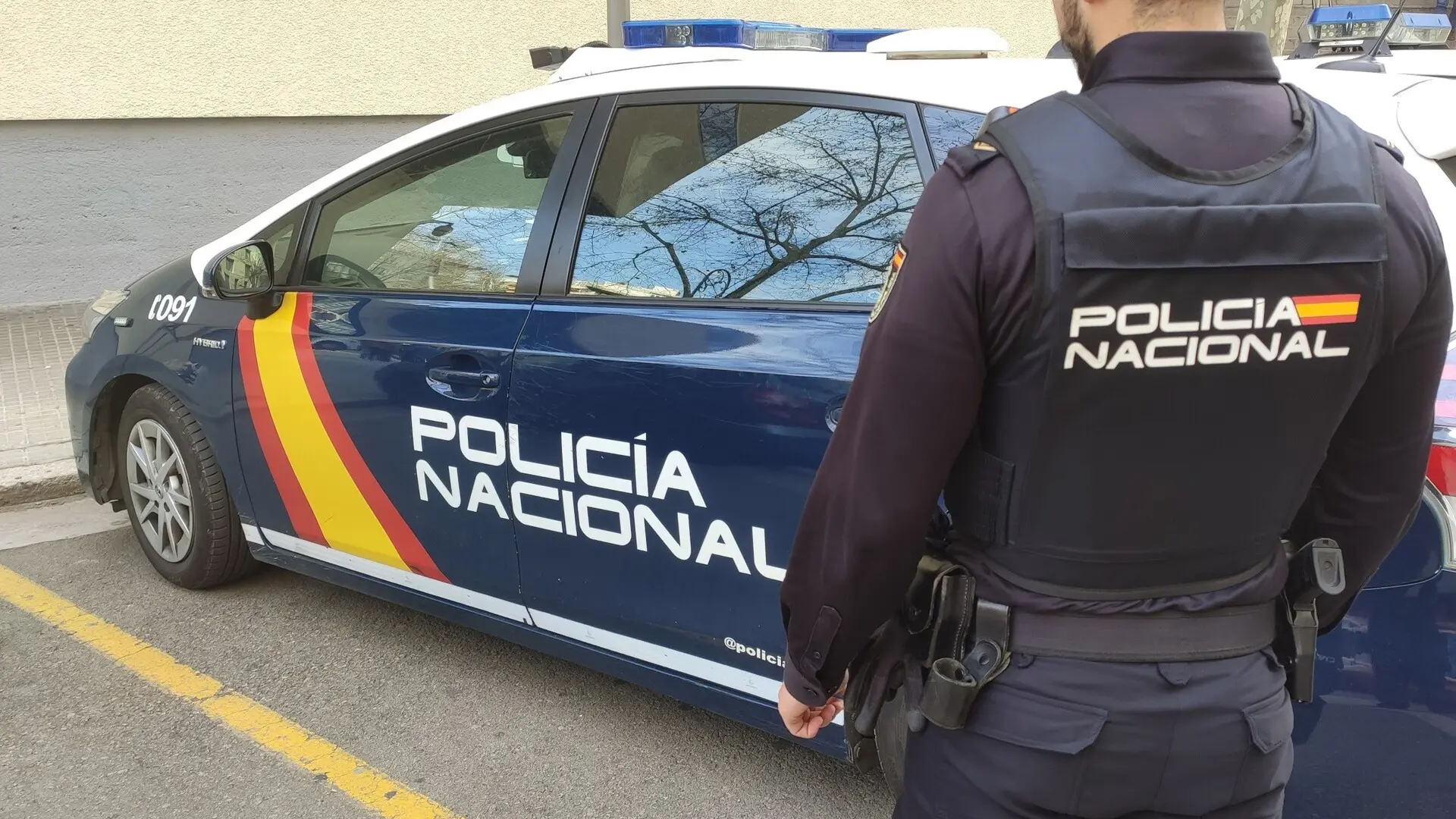 Detienen a un hombre por apuñalar a otro en una pelea por escuchar música sin auriculares en un autobús