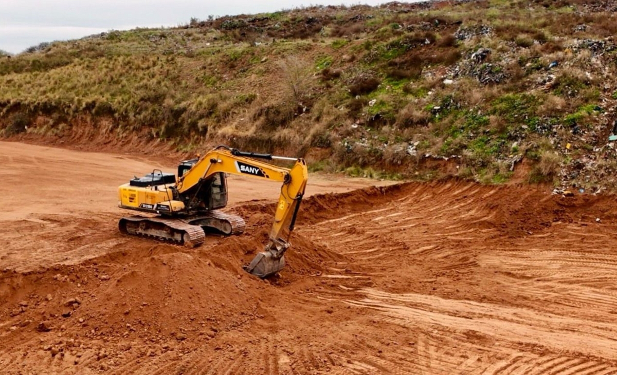 La municipalidad construye nueva cava para gestionar los residuos | La Arena - Noticias de La Pampa y el país