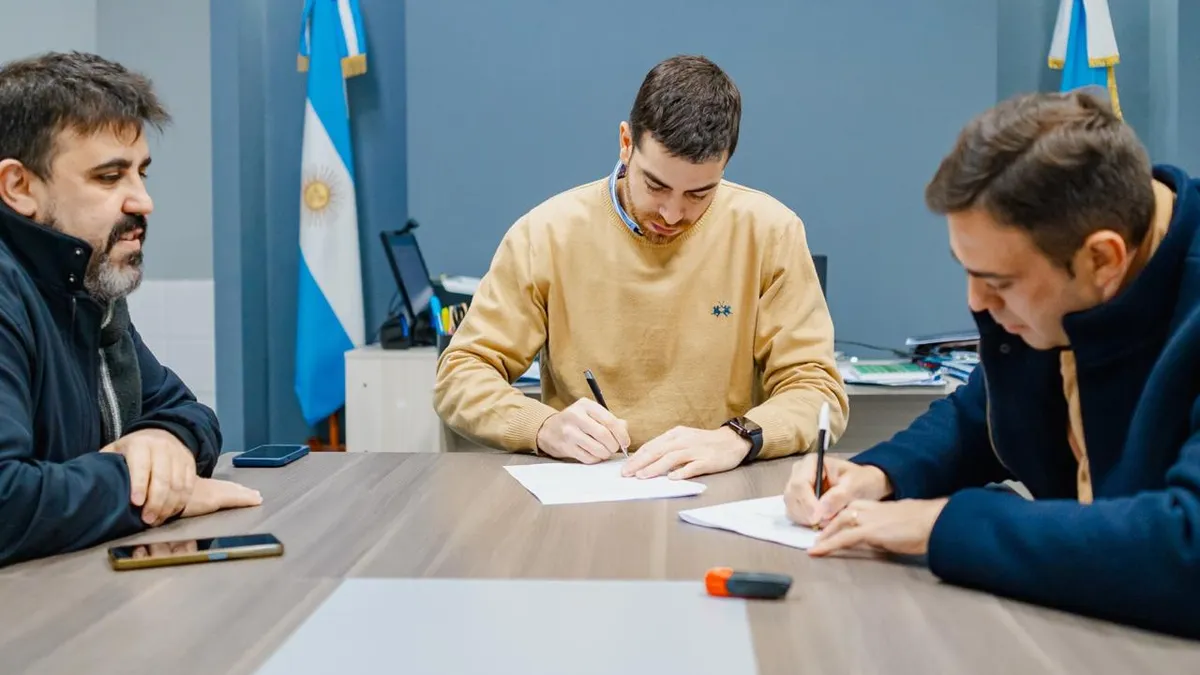 Firman convenio para reforzar la seguridad vial en Los Altos