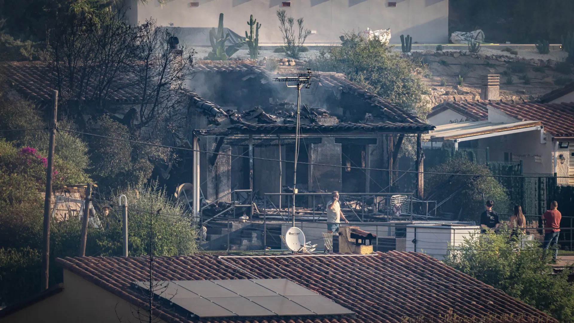 La Generalitat de Catalunya investiga a la empresa del operario que causó el fuego de Les Gavarres con una radial