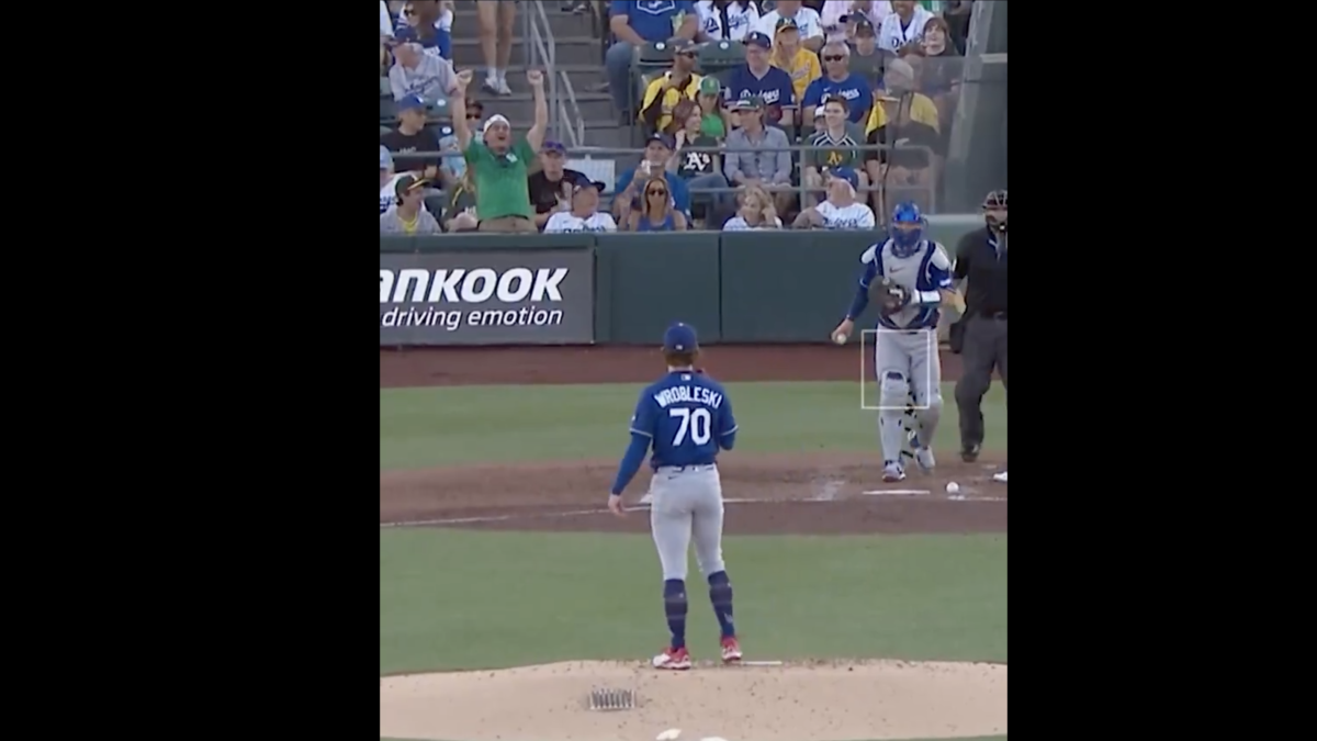 Pasión sin fronteras: Aficionado desata la locura en el Dodger Stadium tras el gol de la Selección