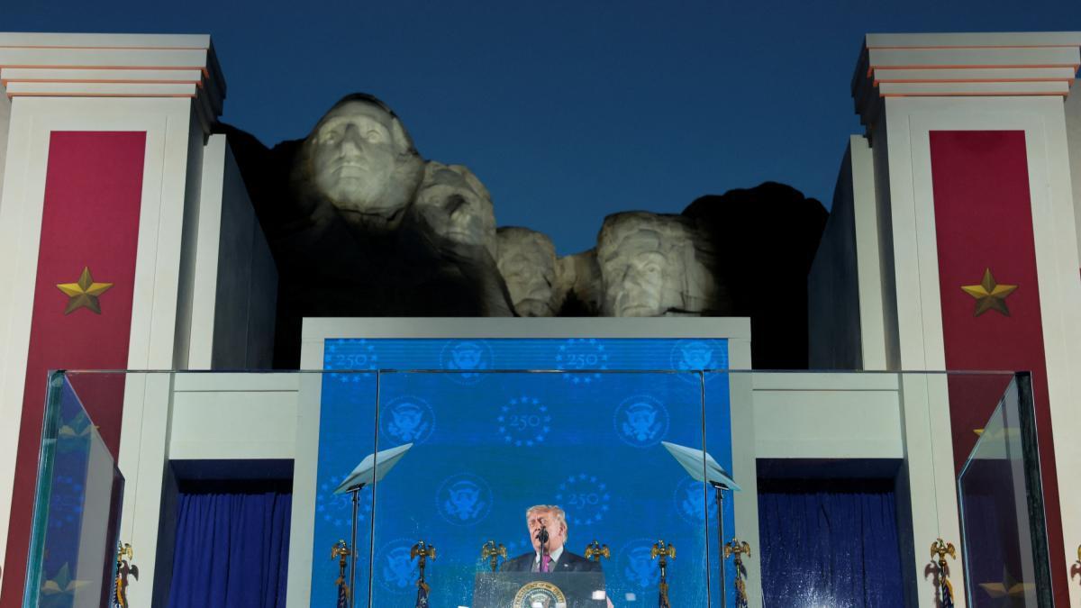 Trump encabeza actos por los 250 años de Estados Unidos con discurso en el Monte Rushmore