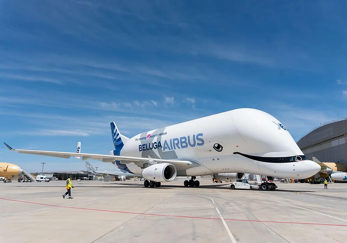 A bordo del Beluga XL, la gran ballena del aire