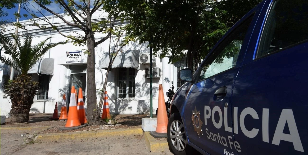 Seis policías fueron detenidos por la muerte de un hombre en la Comisaría 8va