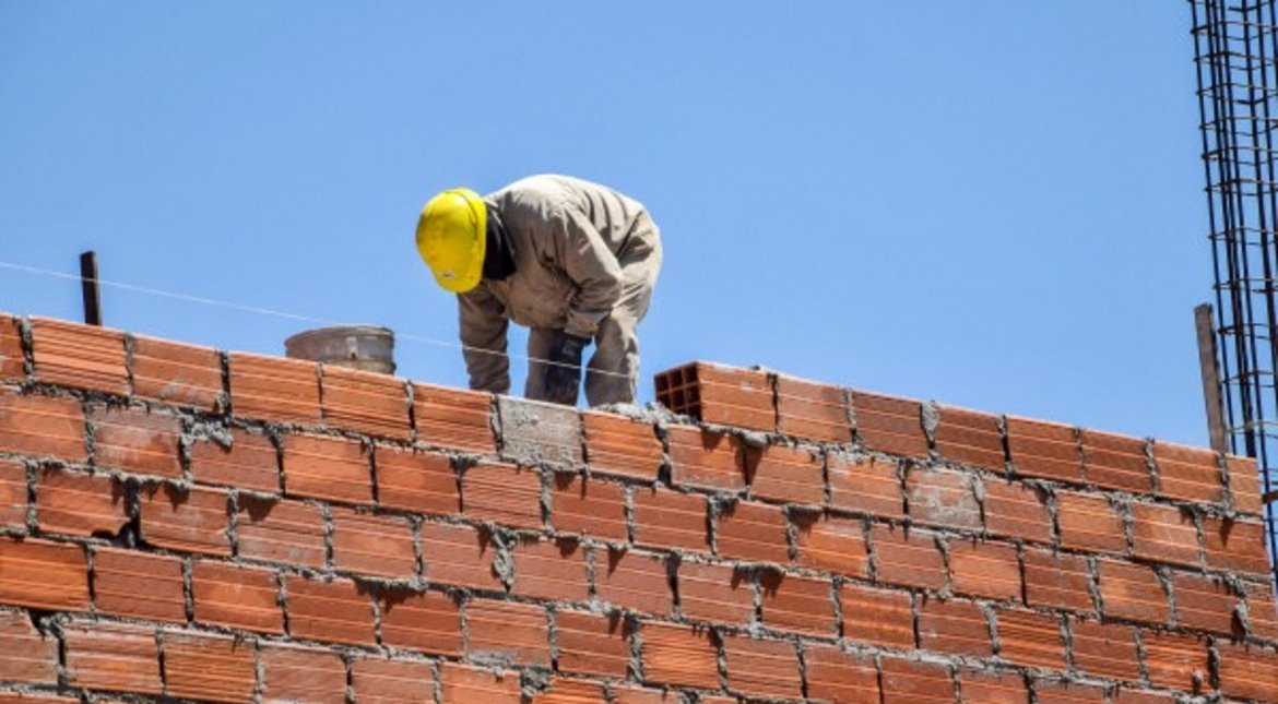 Hay más constructoras y el empleo habría tocado un piso