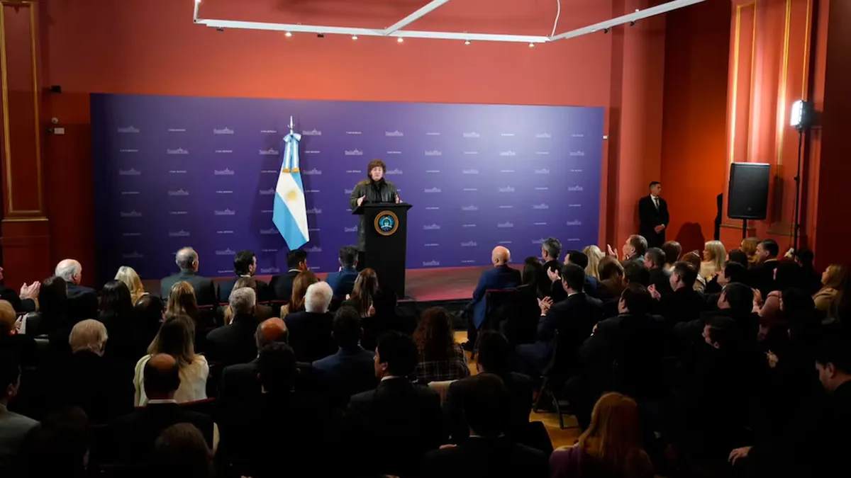 Milei, ante legisladores de LLA, adelantó que quiere modificar la Carta Orgánica del Banco Central y que impulsará la reforma política