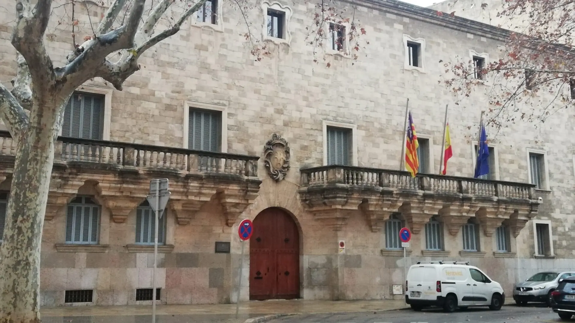 Seis condenados por tatuar un pene en la cara a un joven con discapacidad y hacerle 'piercings' en Manacor