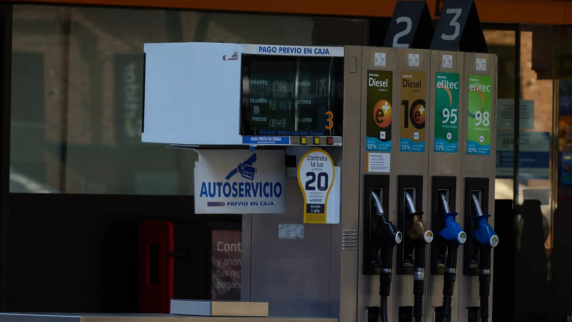 Castigo para las gasolineras que aprovechen la rebaja fiscal para subir precios: habrá una lista negra