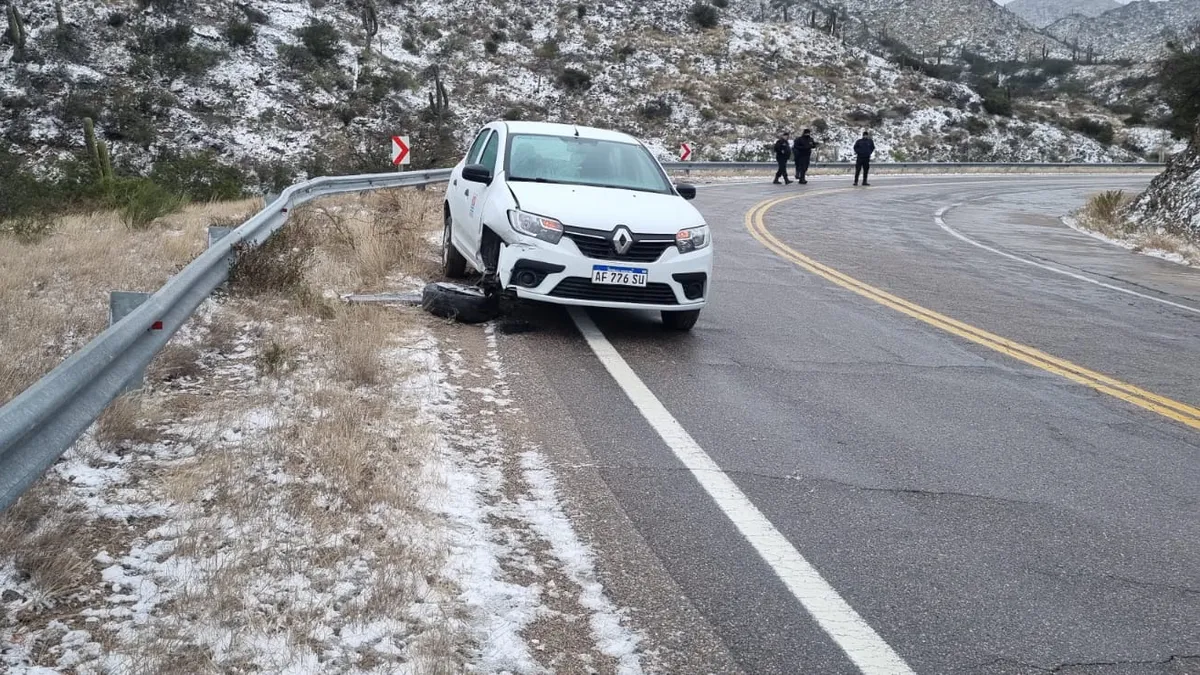 Precaución en La Cébila por nieve, escarcha y un siniestro vial
